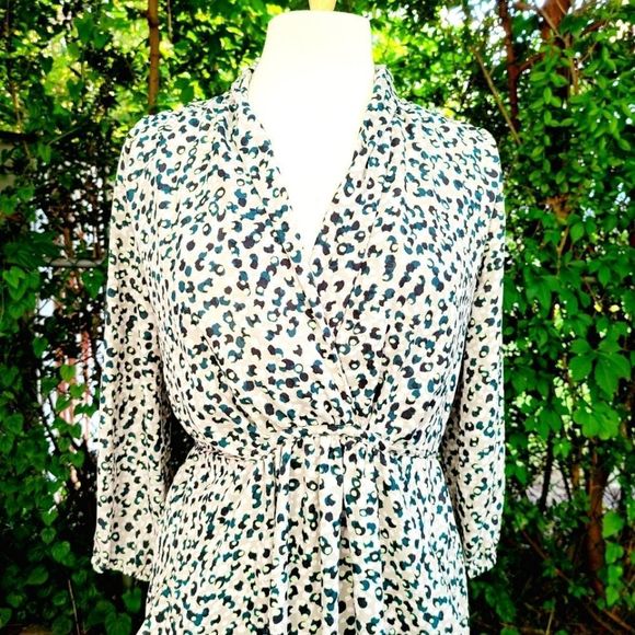 Woman's Bar III Pleated Dress With Pockets - Picture 2 of 8